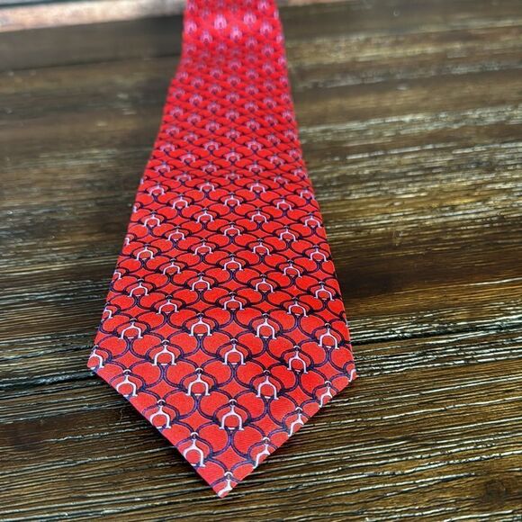 Hawes & Curtis Red Silk Tie - Picture 2 of 5